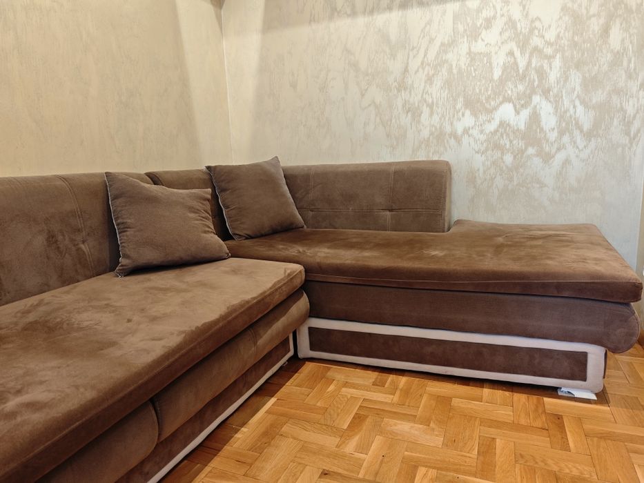 Ъглов разтегателен диван