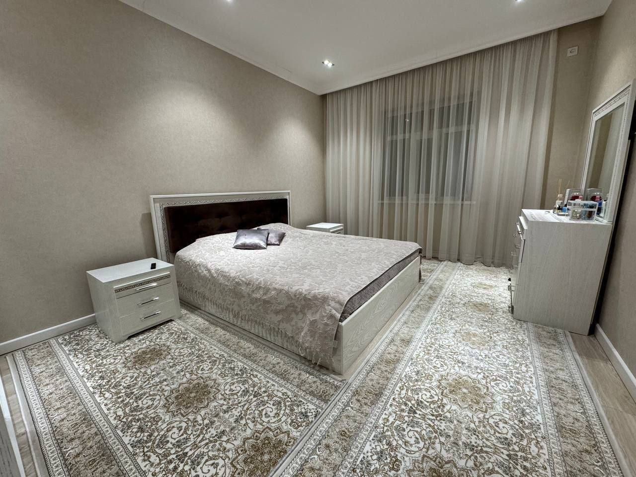 Продается коттедж 5 комнат, ор-р: магазин Динамо, 177 м²