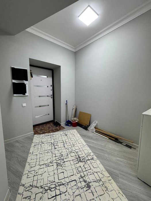Самарканд шахрида 3 хонали (студия планивка),квартира сотилади.