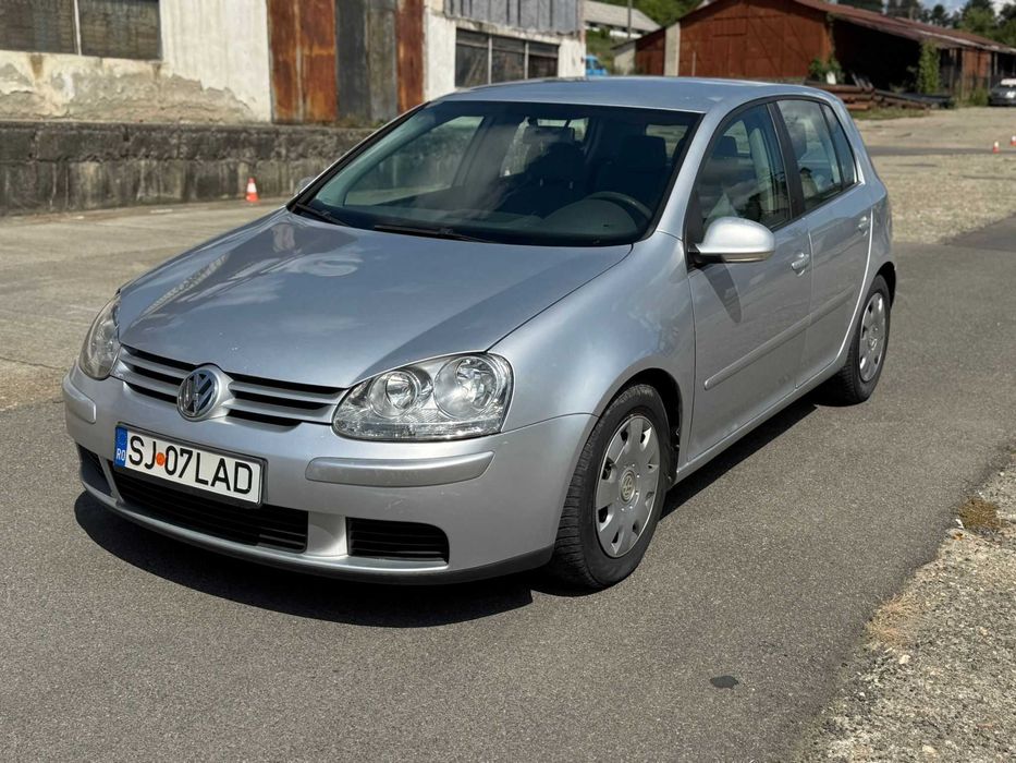 Mașină Volkswagen golf
