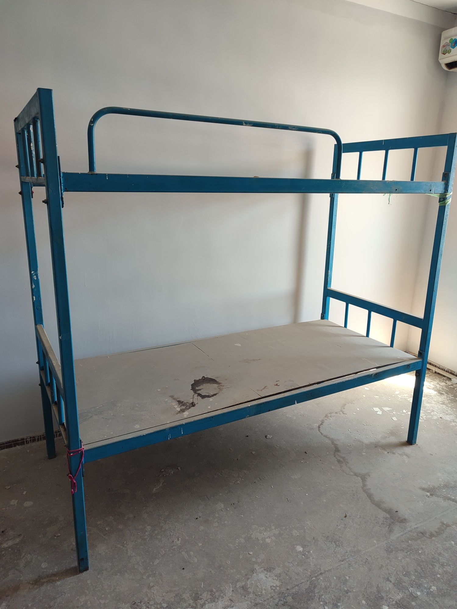 Продам двухэтажный кровать