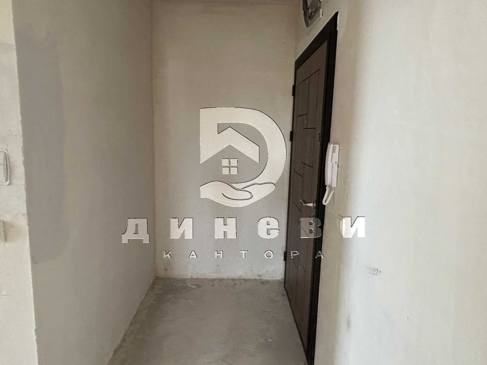 Тристаен апартамент над Медицински факултет