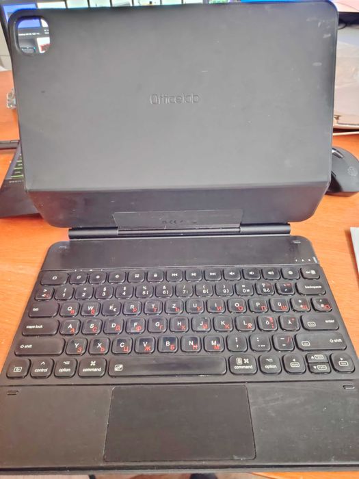 Bluetooth клавиатура и тъчпад за таблет