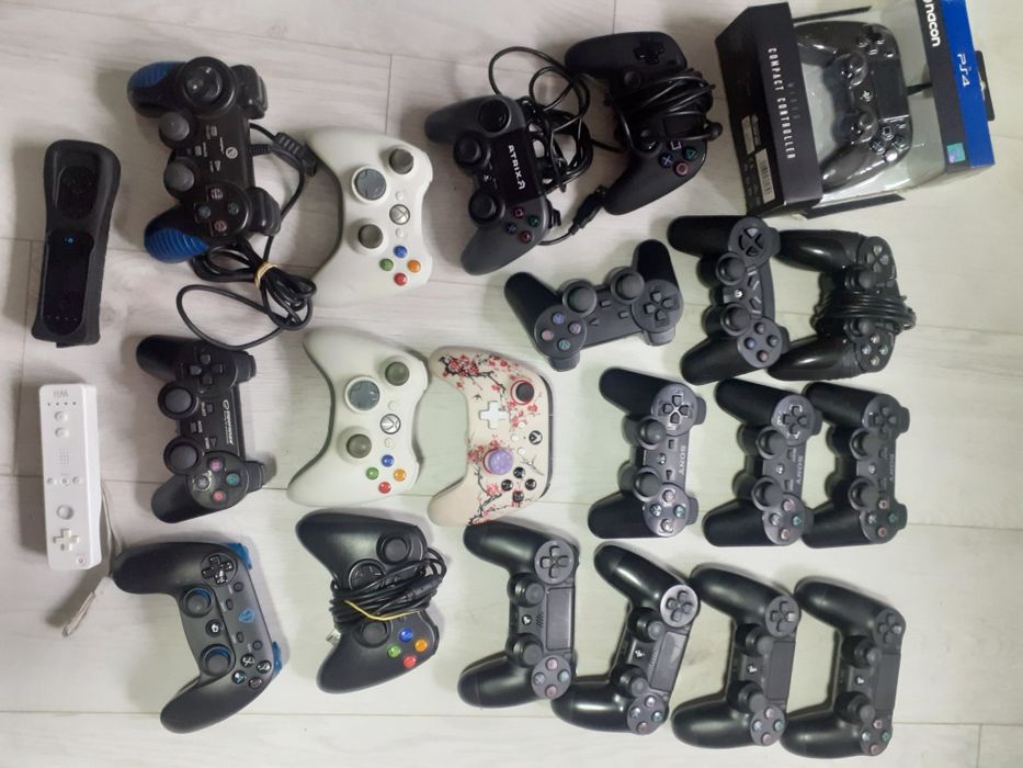 Vând joc Ps3 manete