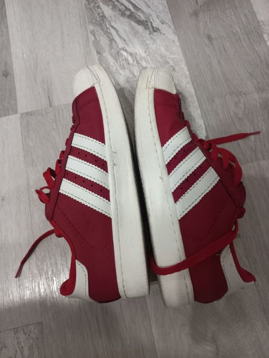 adidasi dama marca Adidas,New Balance,Guess