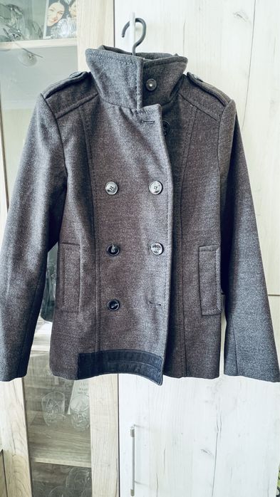 Палто H&M, цвят графит, много топло и леко, размер 34