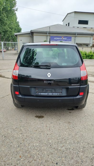 Renault scenic 
PRET R
