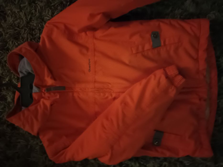 Vând geaca dechatlon