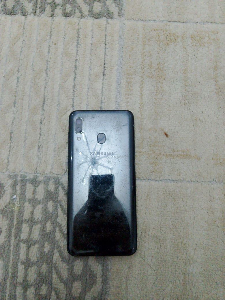 Продаю А20s 32gb