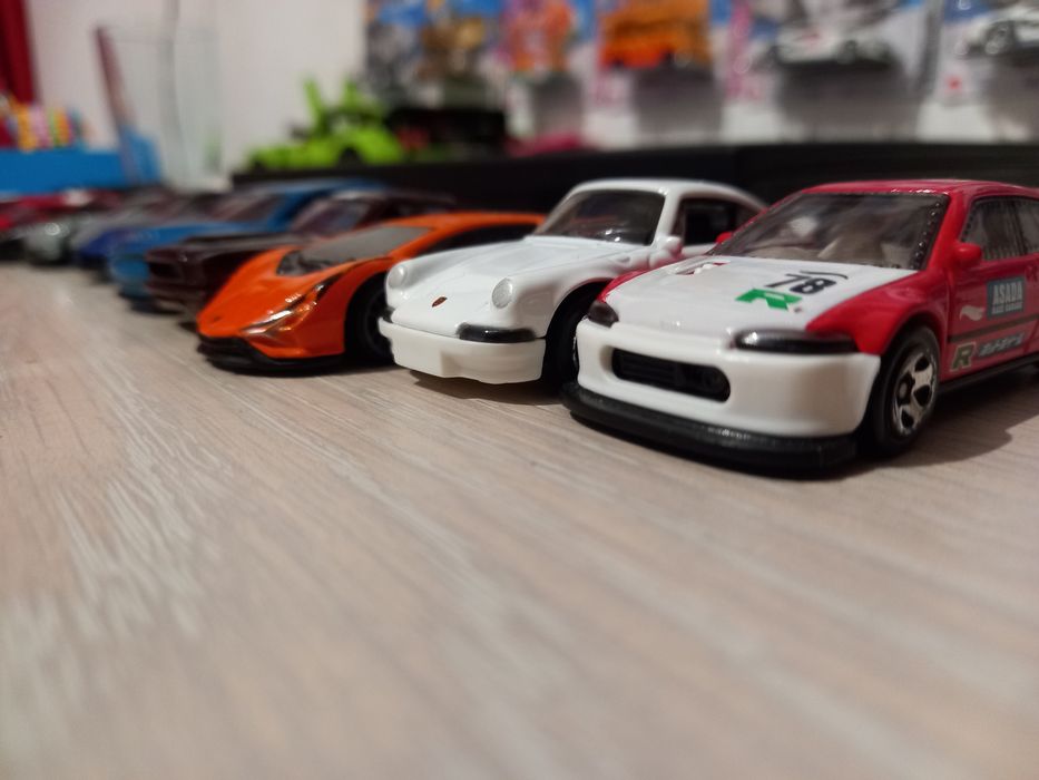 Hot wheels-uri  deschise