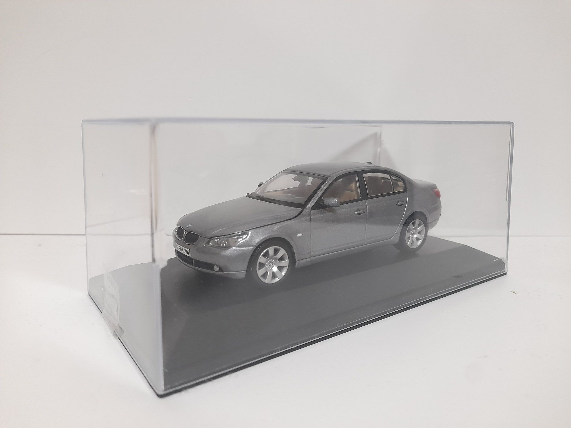 Macheta bmw e60 scara 1:43