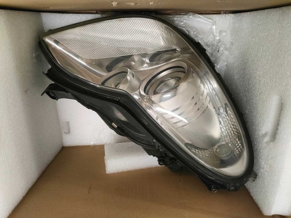 Ксенон фарове Mercedes CLS 2005 -Hella перфектно състояние