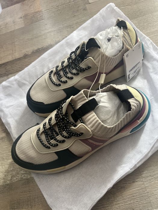 Нови маратонки Zara плюс горно на Nike