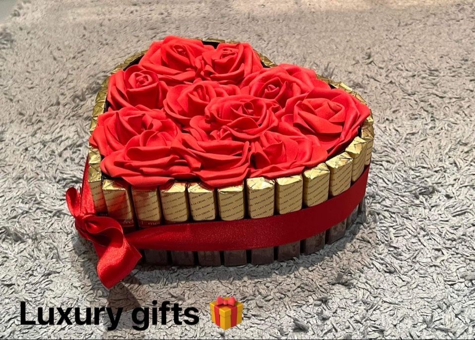 Персонализирана кутия с вечни рози