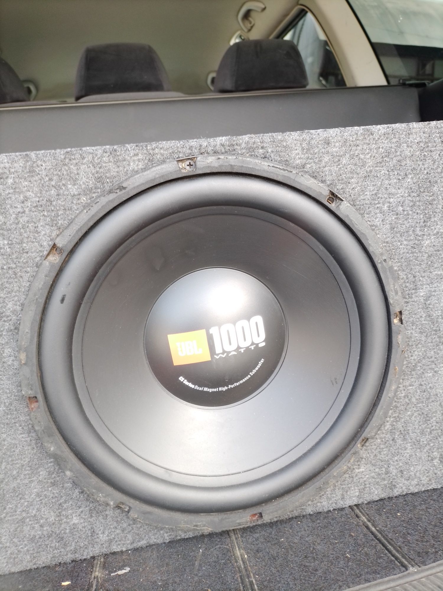 Vând Subwoofer JBL