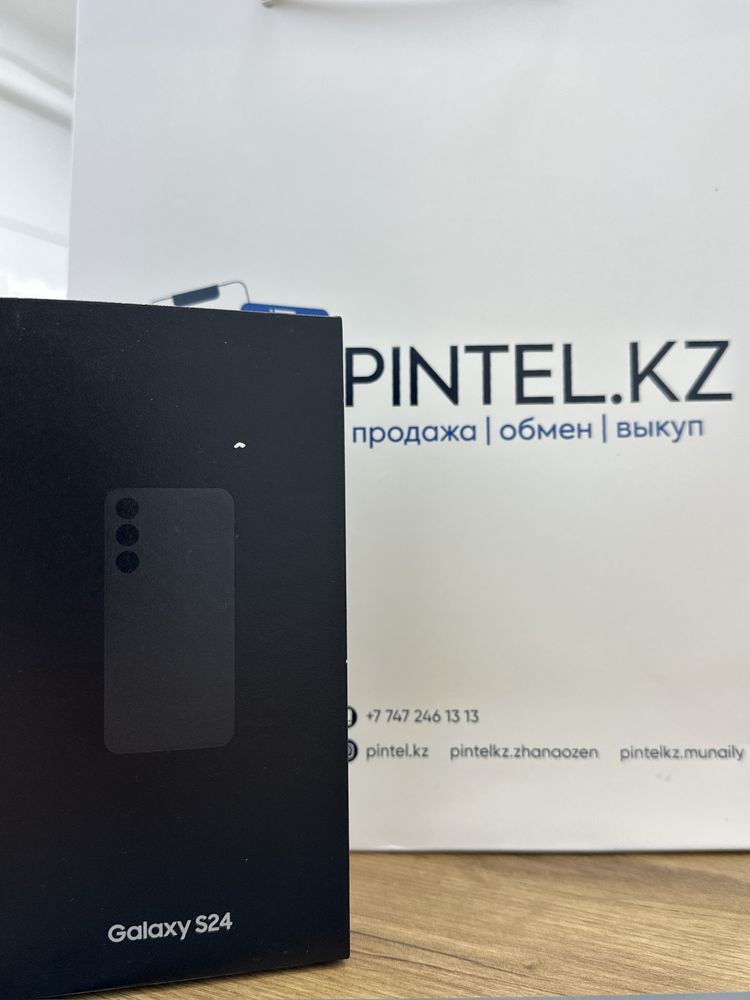 S 24 256 gb black