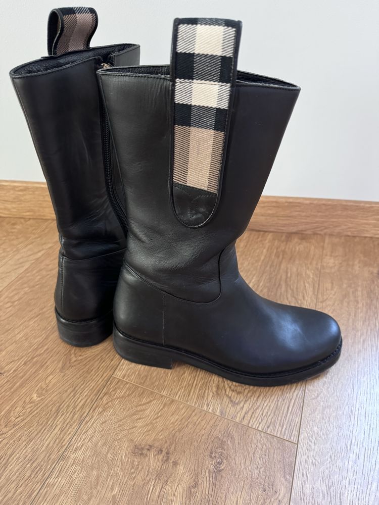 Ботуши Burberry - дамски или детски