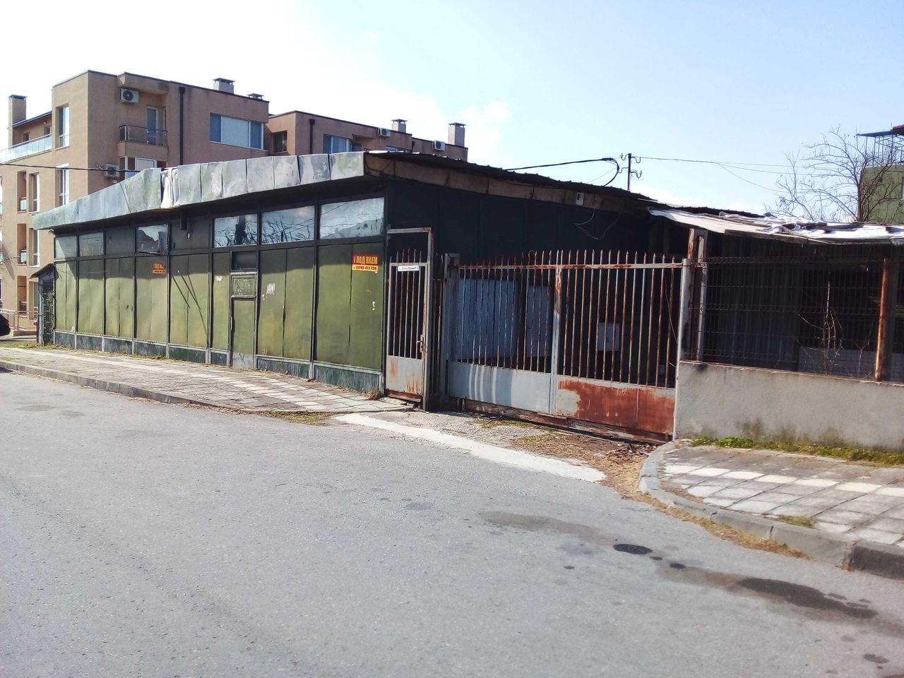 Дава се под наем Магазин в Аксаково - 430 кв.м за 1275 € - Снимка #2