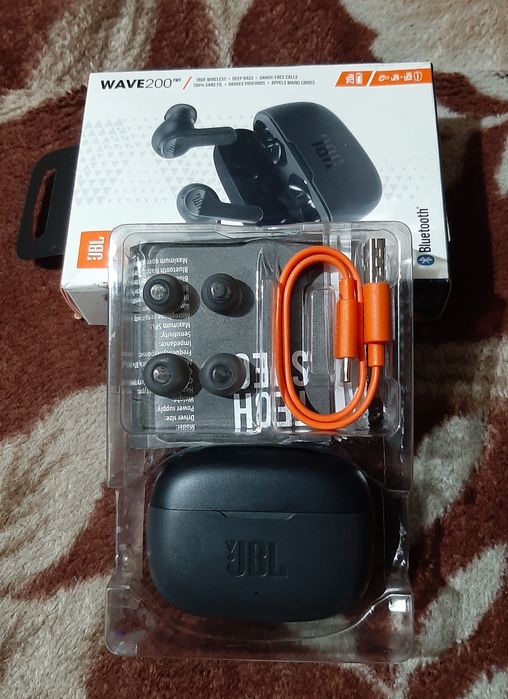 Vând căști jbl wavw 200 originale cu bluetooth wireless în stare bună