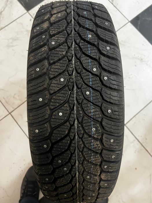 Продам резины шипы.