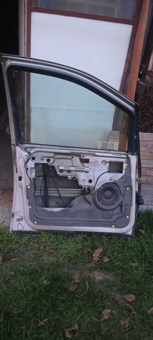 De vănzare portiere pt. față+ spate { Ford Galaxy -Volkswagen Sharan }