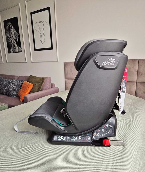 Ново столче Britax Römer Advansafix M i-Size (15мес - 12год) с ISOFIX