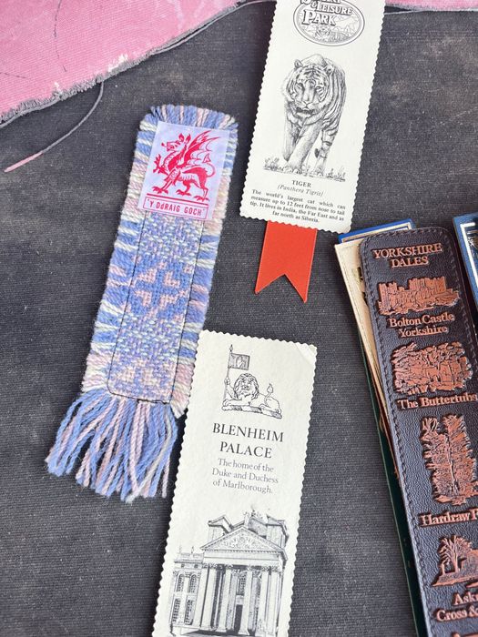 Semne de carte vintage din piele naturala