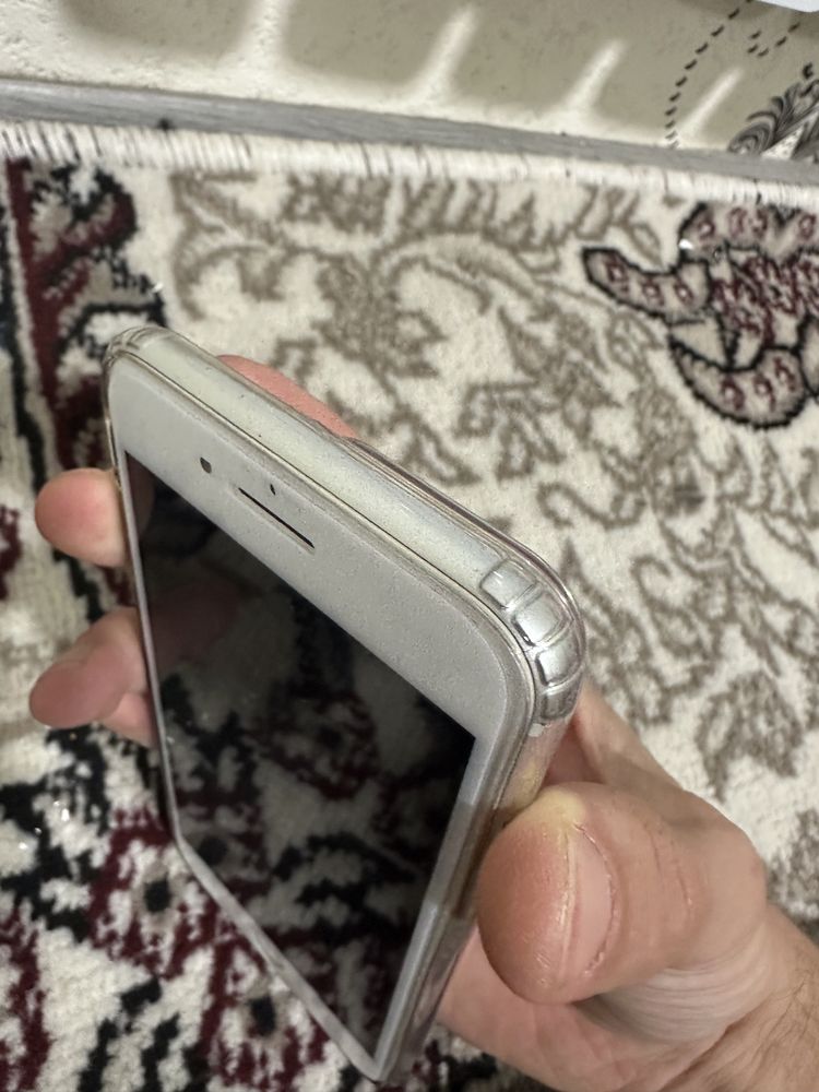 Iphone 8+  64 GB 77 yomkost