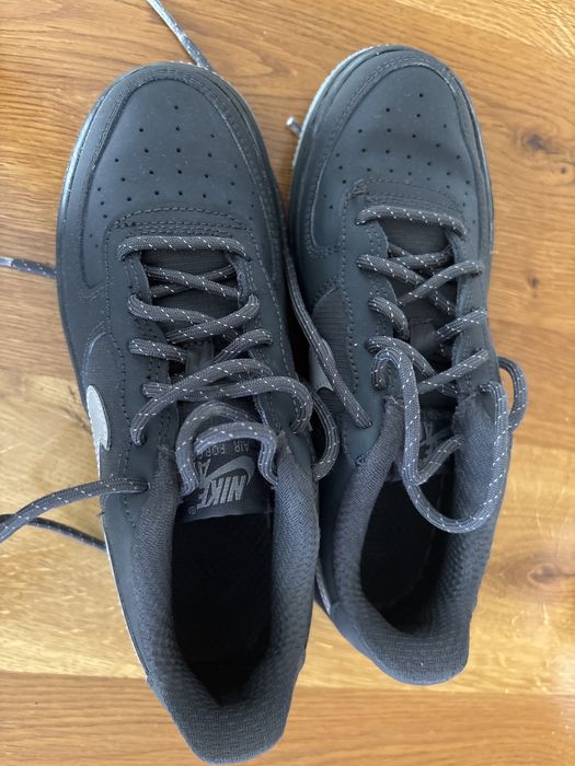 Маратонки Nike.