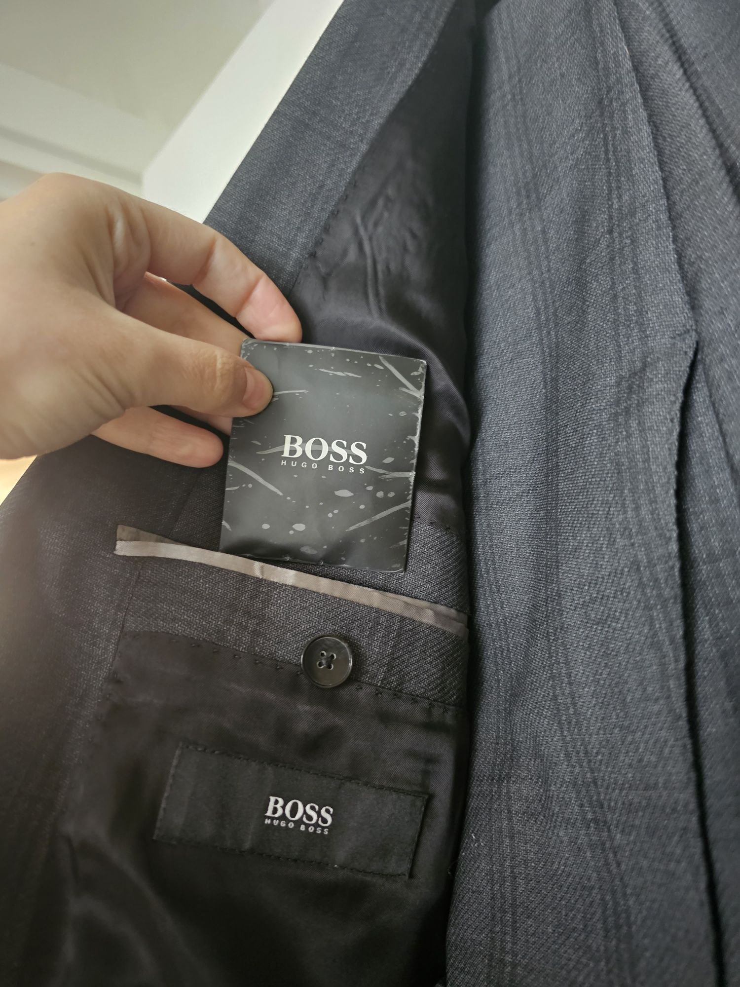 Нов костюм Hugo Boss