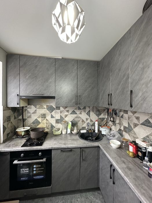 Продается 4-х комнтная квартира в самом центре города