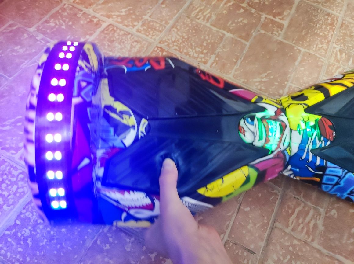 Vând Hoverboard in stare foarte bună