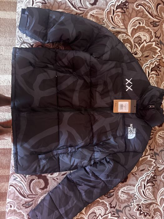 Geaca north face x kaws xl noua