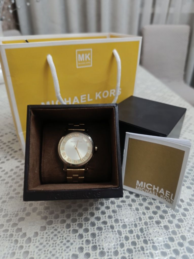 Часы Michael Kors