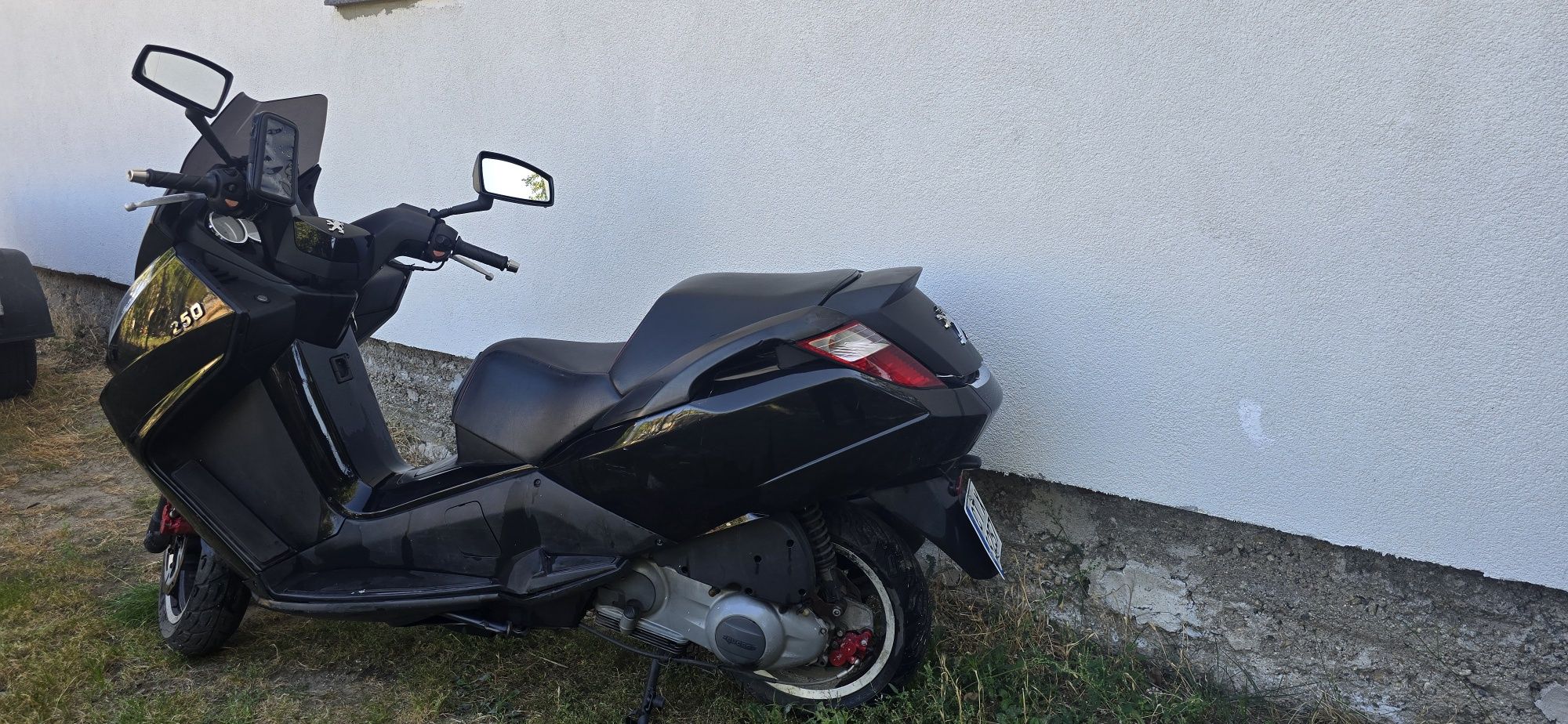 Peugeot 250 в много добро състояние