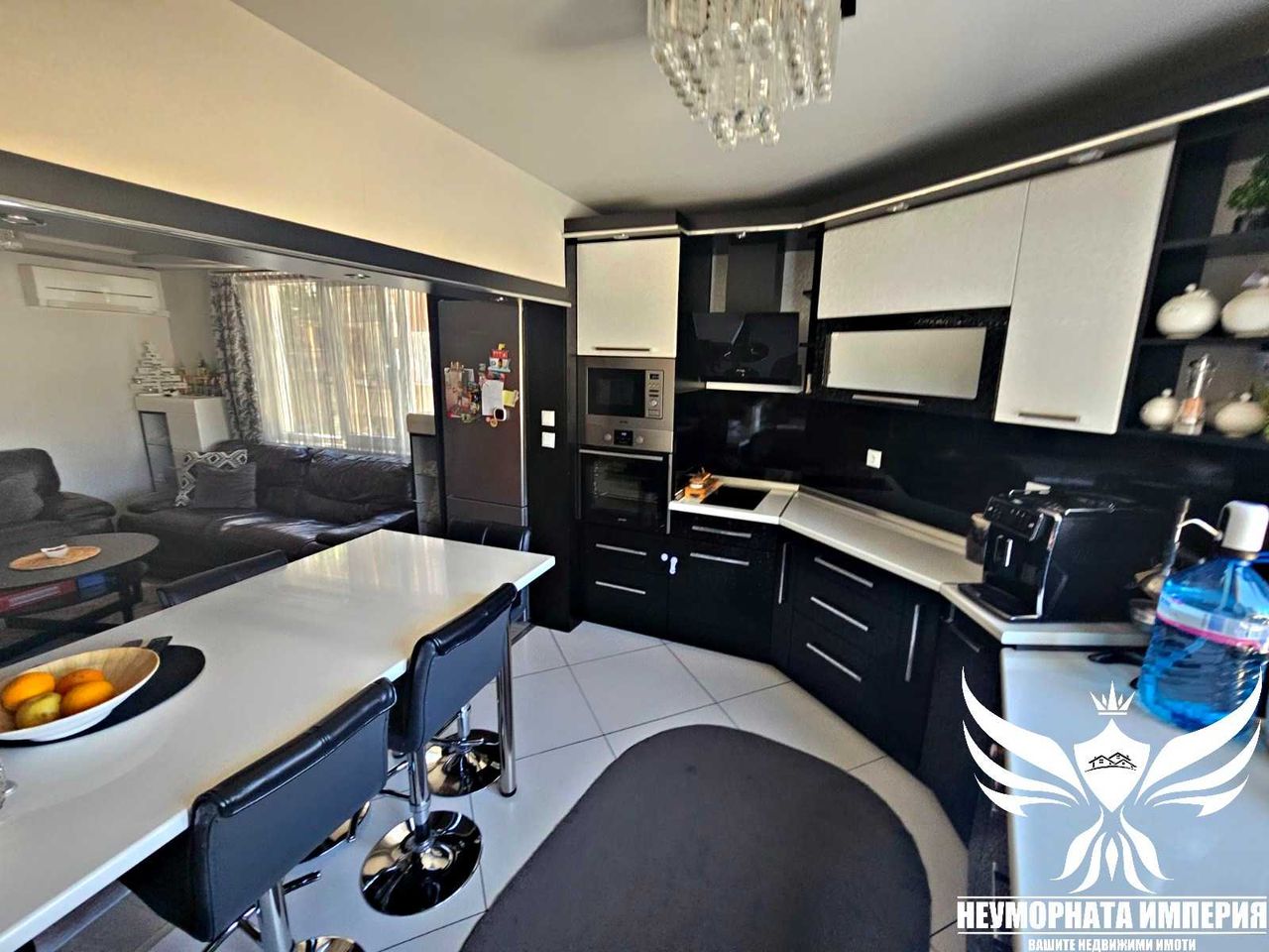 Дава се под наем Тристаен апартамент в Асеновград - 80 кв.м за 362 € - Снимка #1