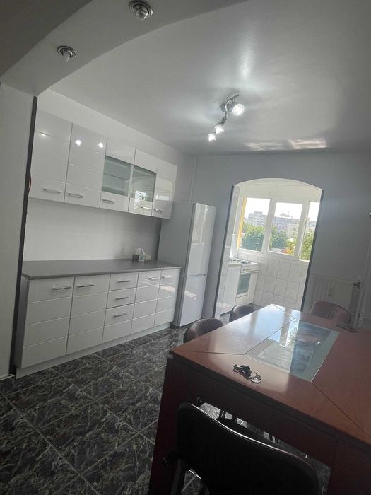 Apartament 3 camere de inchiriat- Zona Stadionul National