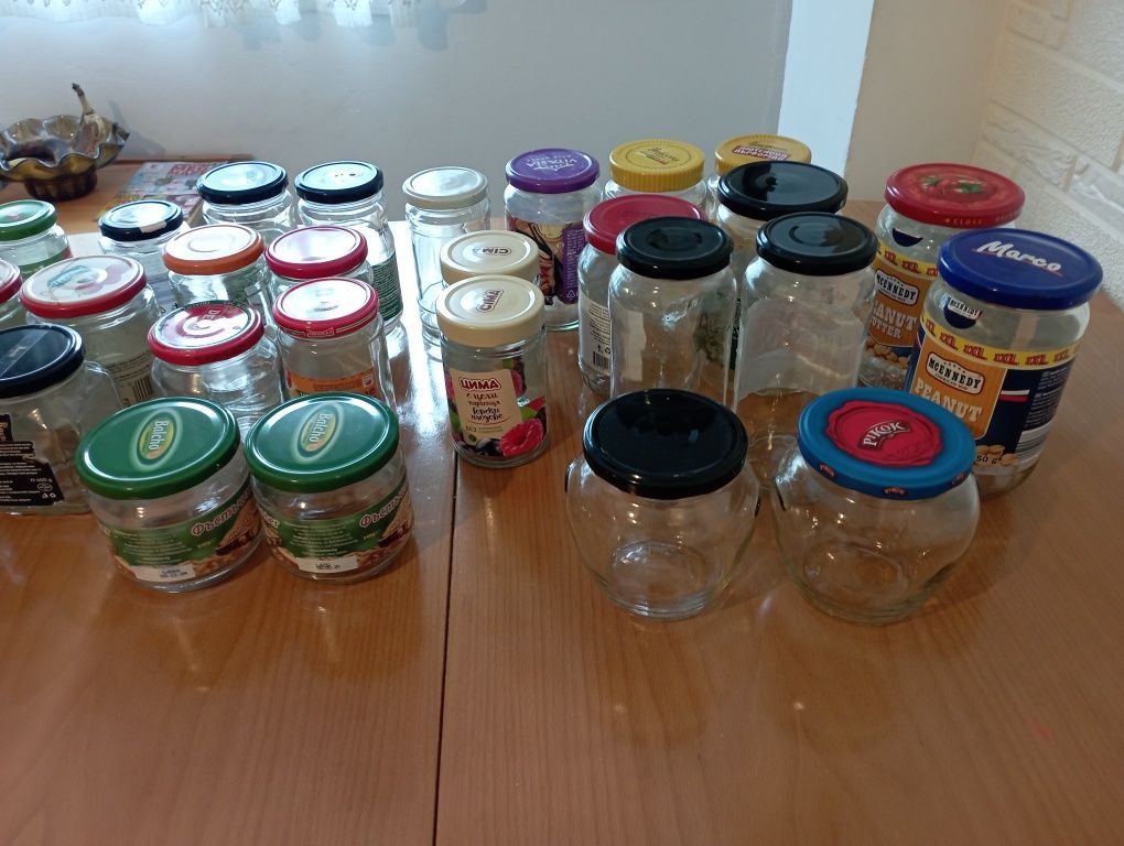 Подарявам бурканчета