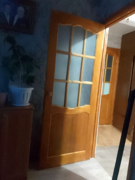 Продаю комнатные двери