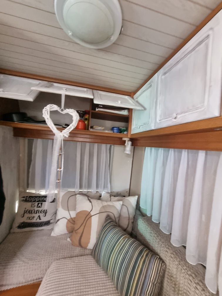 Каравана Hobby 1050 кг