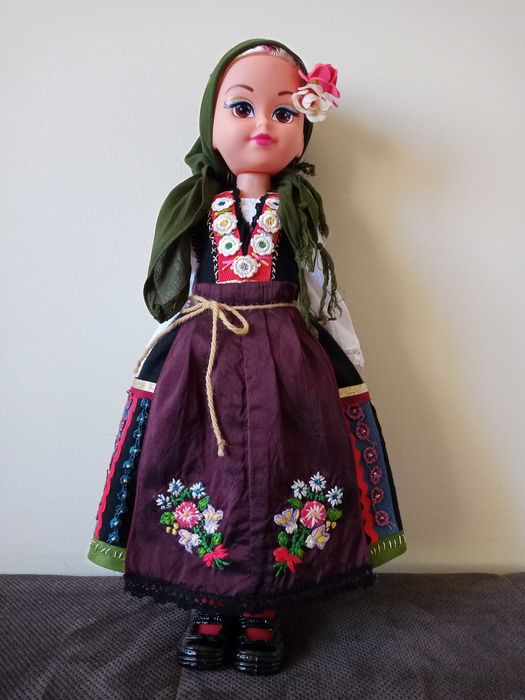 Кукли в народни носии