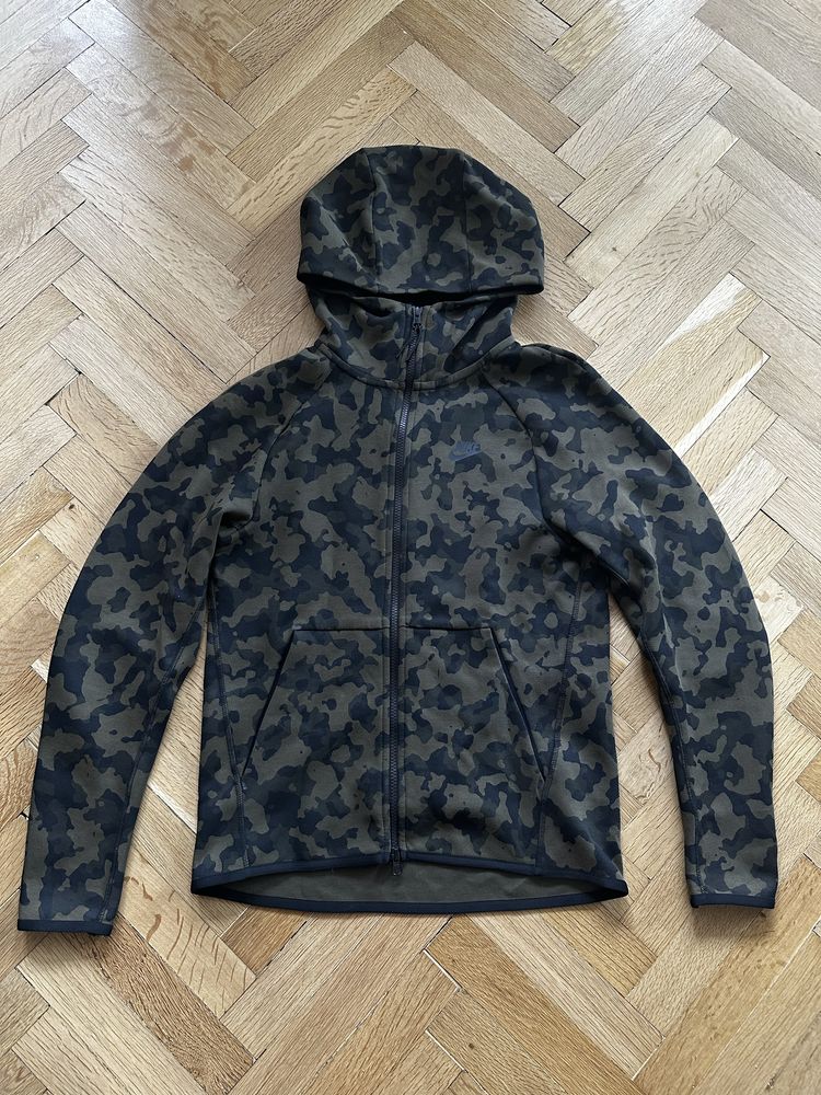 Nike tech fleece green camo зелен камуфлаж Оригинално! CJ5975-222
