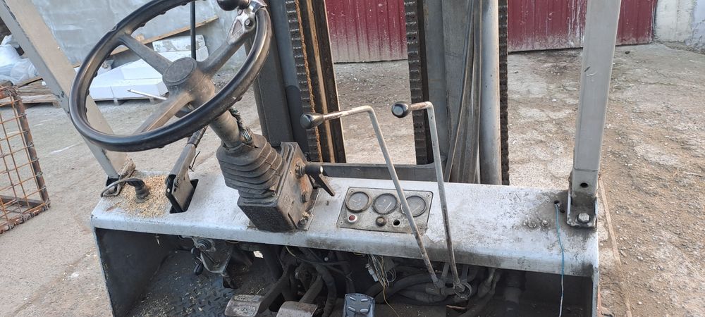 Vând 2 motostivuitoare