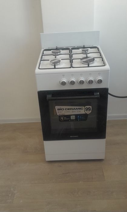 Продам газовую плиту новая