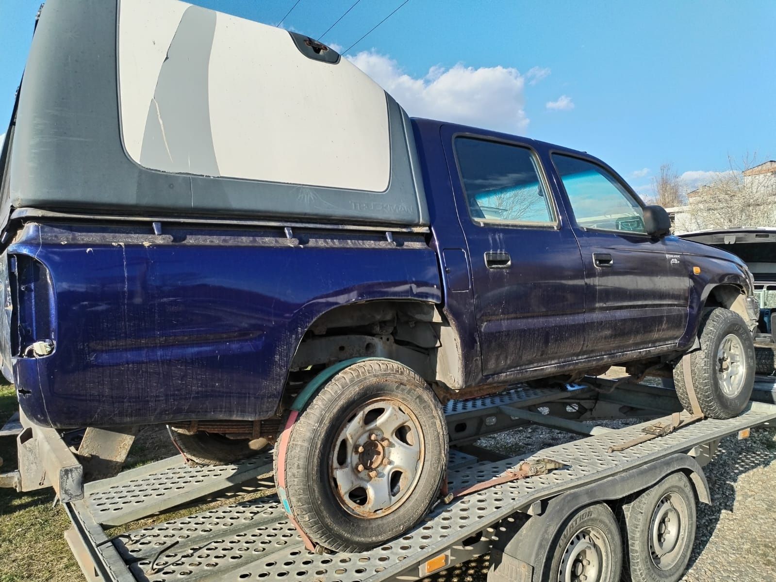 Dezmembrari dezmembrez  toyota hilux 2004