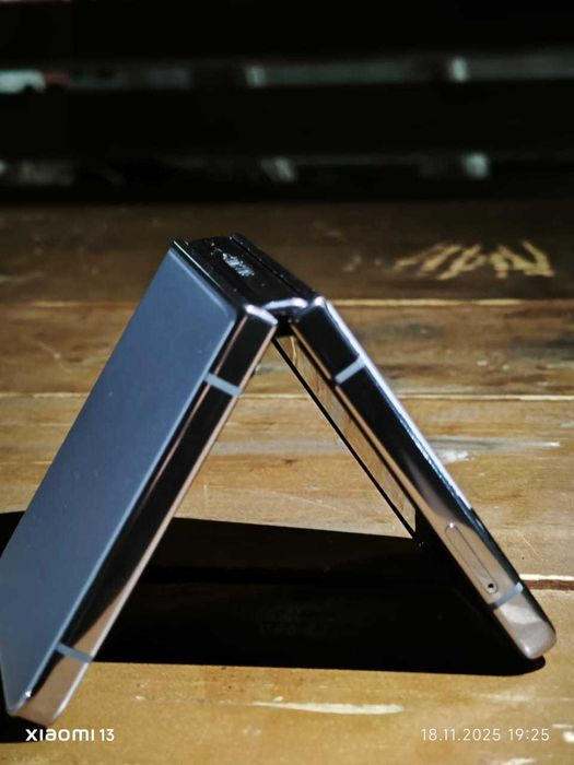 Samsung Z flip 4 на запчасти есть обмен