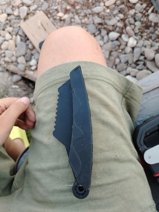 Vind mini drujba electrica cu 2 acumulatori