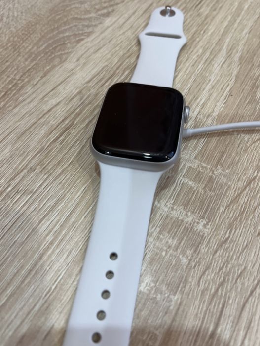 Часы Apple Watch 7