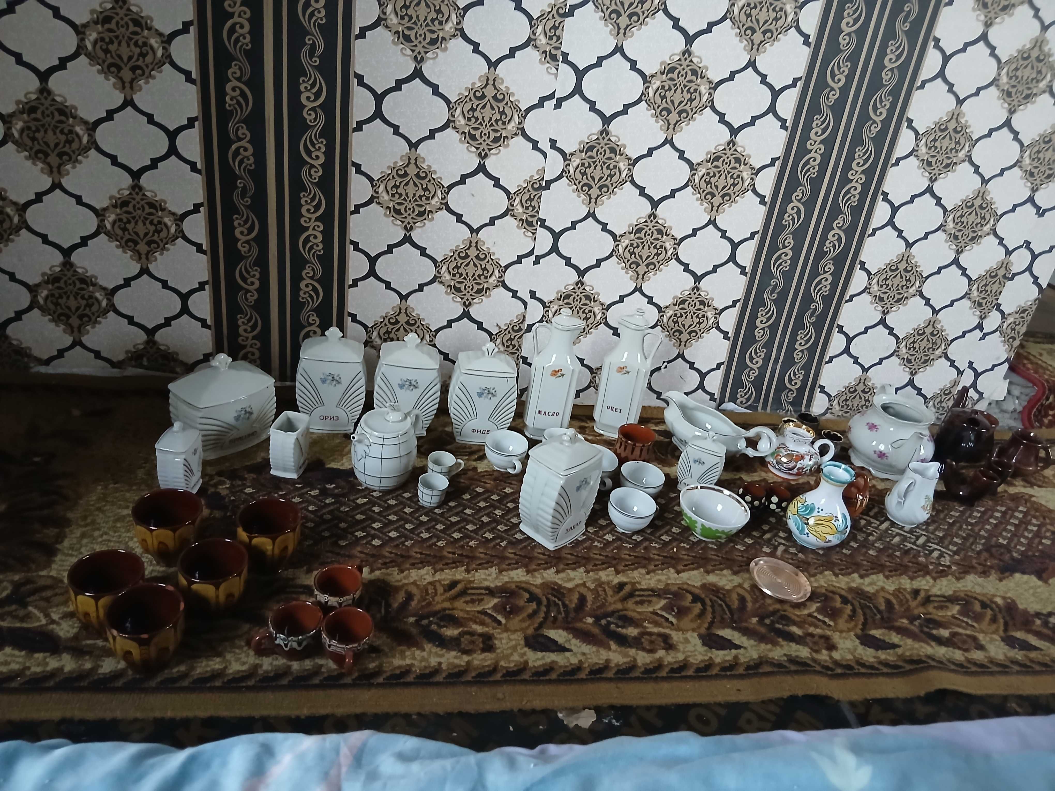 Старинни чаши и чайници и др