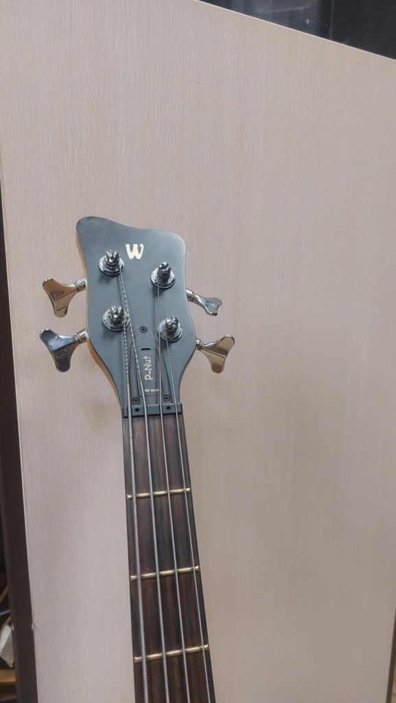 Бас Warwick P-Nut